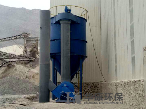 华康为山西石料厂生产的机械反吹风布袋除尘器安装现场